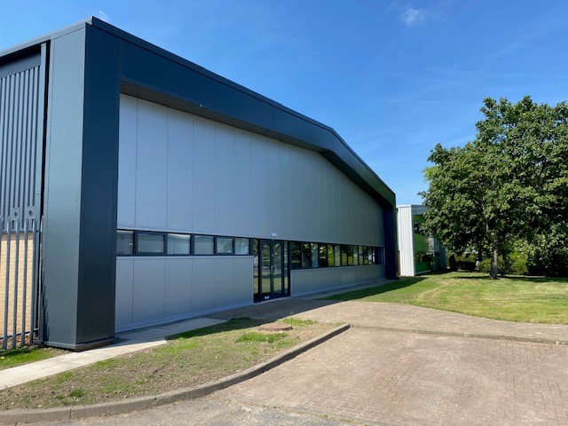 Before and after shot of Unit 378, Team Valley,  recently handed over.
To find out more about this project go to triconstructionltd.co.uk/unit-378

<a href="/uklandestates/">UK Land Estates</a> <a href="/focus_a_s/">Focus A+S</a> <a href="/portlandconsult/">Portland Consulting Engineers</a>