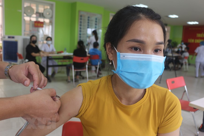 Từ ngày 5-12/8, thành phố Móng Cái (Quảng Ninh) triển khai tiêm vaccine #VeroCell (#Sinopharm ) phòng COVID-19 mũi 2 cho lao động làm việc tại khu công nghiệp; người dân sống tại 8 xã, phường.
bit.ly/3jk7AUS