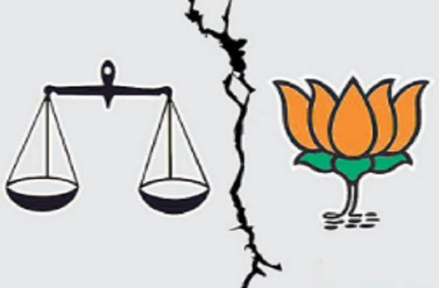punjabkesari's tweet photo. पंजाब के उलझे राजनीतिक वातावरण का हल है अकाली-भाजपा गठजोड़ की बहाली
https://t.co/d67GhkJhx4

#Punjab #PoliticalEnvironment #SAD-BJPAlliance #Restoration #FundamentalReasons https://t.co/50OKorsQFH