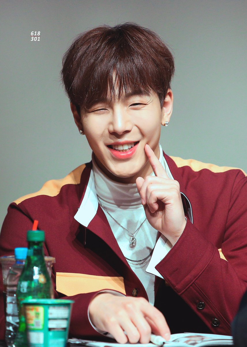 2018shownu's tweet photo. 180401 셔누 
1. 일욜 음방 컴백 
ㄴ젤러시, 미쳤으니까 
2. 팬싸 경영학과 (세종사이버대학교 대학원)
 ㄴ경제학과X
3. 슈가맨 https://t.co/1SMwov0lFA