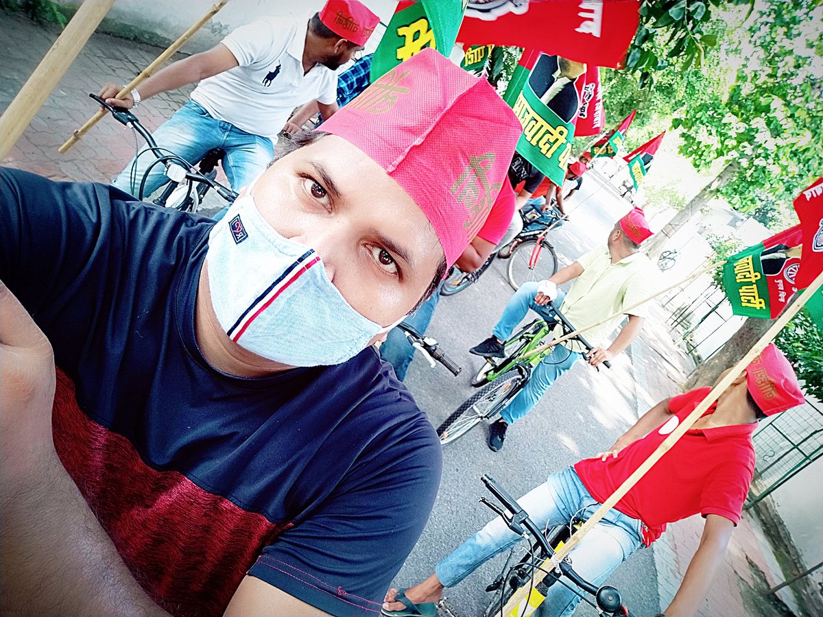 RohitRa50609779's tweet photo. @yadavakhilesh #नई_हवा_है_२२_में_सपा_है https://t.co/s7DPRXUjZ4