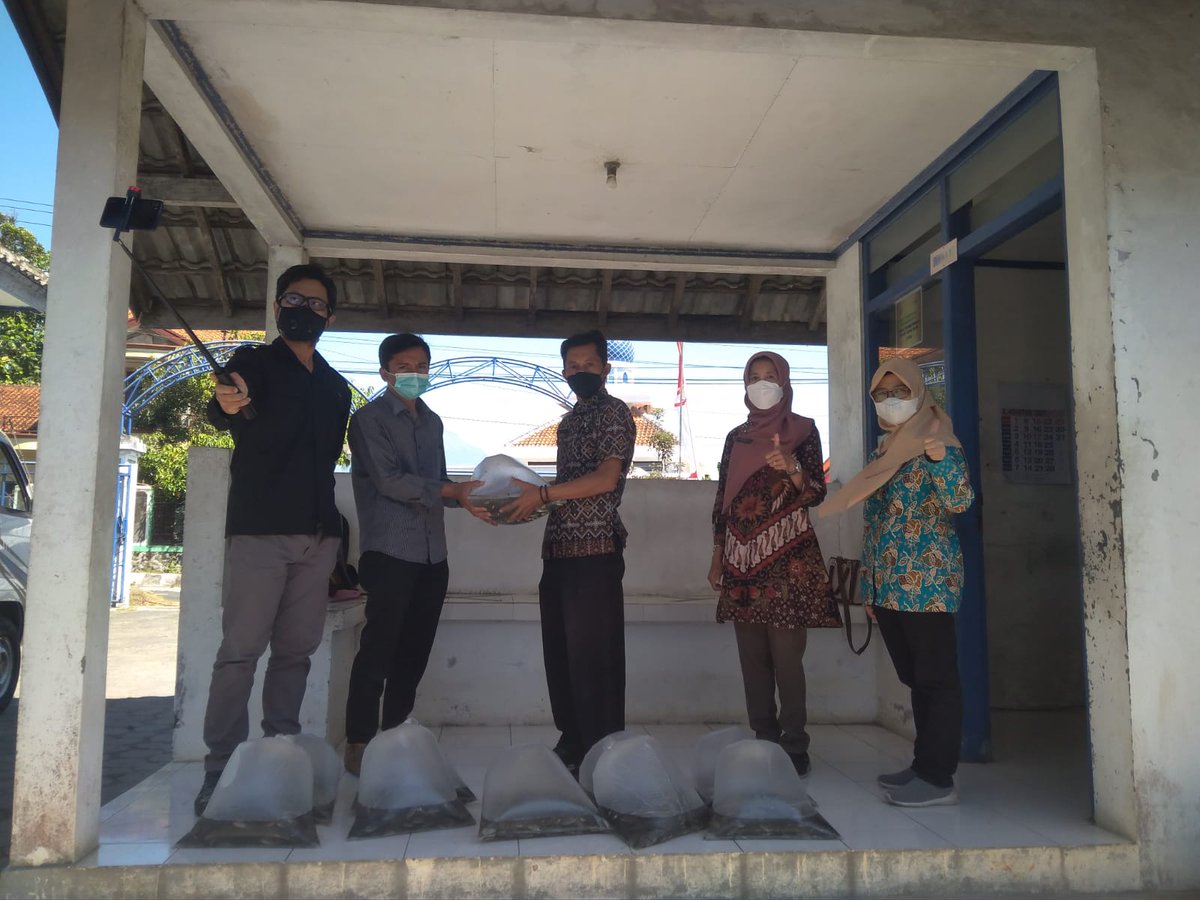 minarifqi's tweet photo. Kamis (05/08), Mina Rifqi, Luhkan Temanggung, di Endongsewu Desa Pringapus Kec Ngadirejo, mendampingi Penebaran benih ikan Nila Di Perairan Umum, sebanyak 2.500 ekor, luas  15.000 m²

#GiatLuhkanSatminkalTegal #Temanggung #Restocking https://t.co/16RbnZNp42
