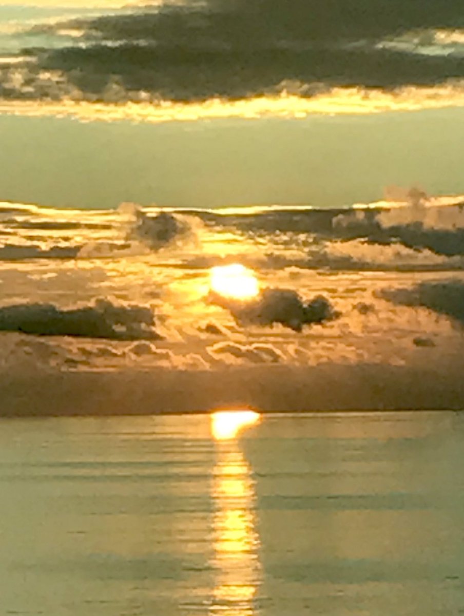 bramwell_mark's tweet photo. Wonderful get away and few days at sea with on board @pandocruises Britannia sailing around the Cornish Coast. Beautiful weather, beautiful coastline, beautiful sunsets 🚢🌊🌅👍 #Cornwalll #Cruising #Staycation https://t.co/I48bZz6NjZ