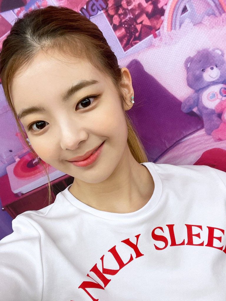 lia looks. (@jlsulooks) on Twitter photo 