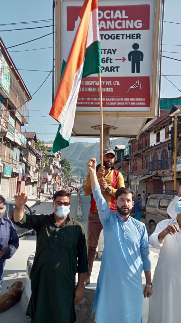 NoWashFaceWash's tweet photo. Celebrating 2 years of abrogation of #Article370 in J&amp;K!! Where is the group of hate mongers who took pledges like leaving Kashmir, resigning from politics, etc? 
#KashmirOurPride https://t.co/SlYpEtIzdh