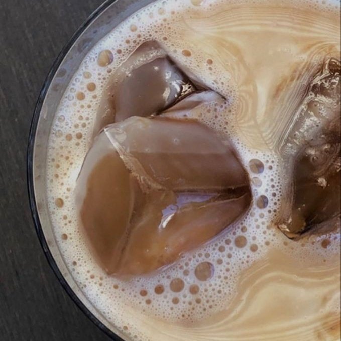 pamelabarnik's tweet photo. iced coffee is the answer https://t.co/Xgh7Z9GrkS