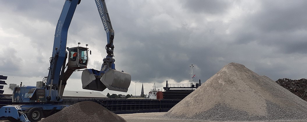 News from @abports21 . . . Port of King’s Lynn successfully handles its first shipment of granite, read more here bit.ly/37ovwAO

#ABP #PortofKingsLynn #Handles #First #Shipment #Granite #InsideMarine