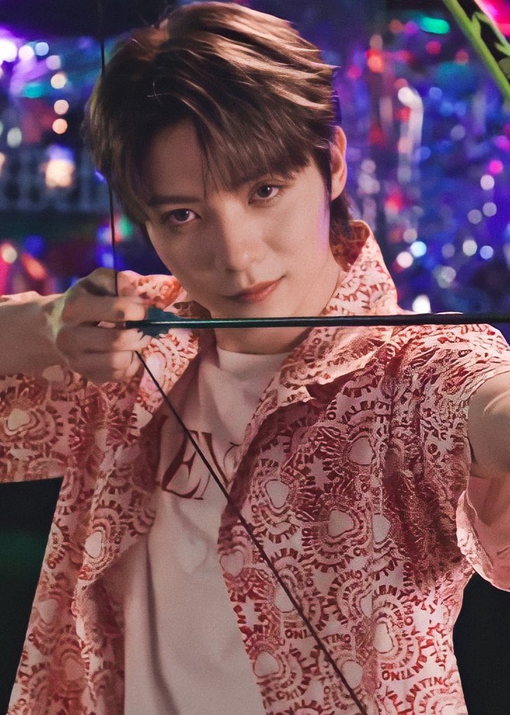 <a href="/MaisonValentino/">Valentino</a> thanks for inviting Luo Yizhou! he looks great in ur collection! looking forward for more collaborations! 感谢品牌 期待罗一舟💚