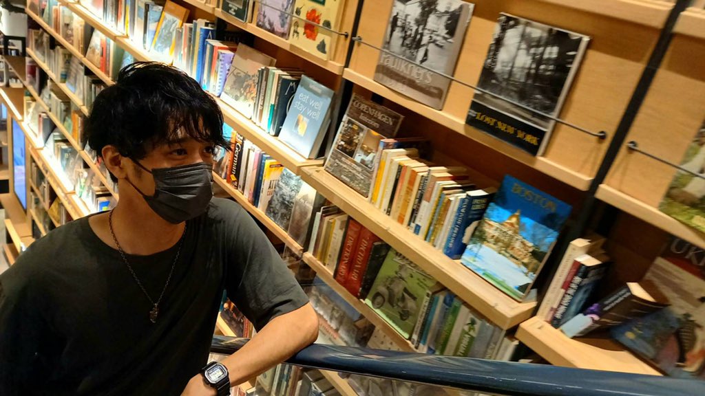 ry_judie's tweet photo. 読書してきた https://t.co/I1WBb1Qj8N