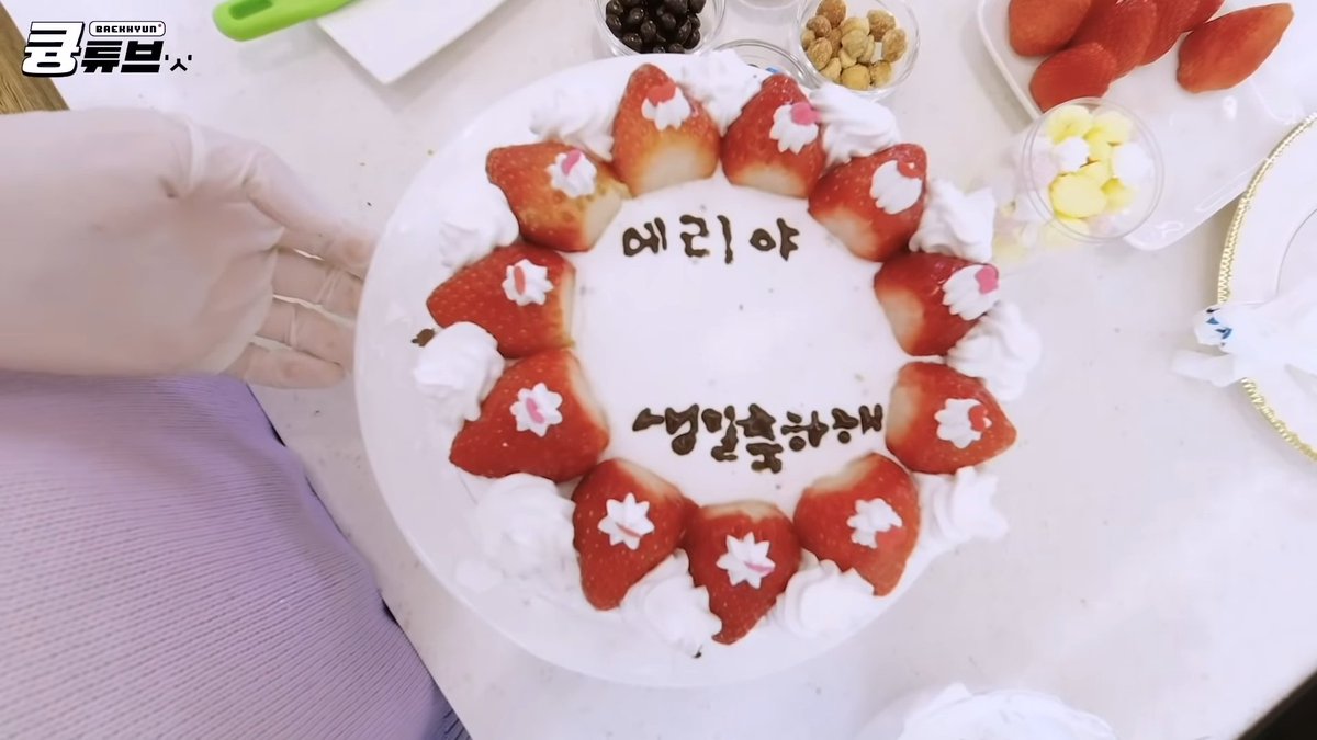 HanYeon_1485's tweet photo. 오늘은 너무 행복했어용...
많은 감동 받았어용...
감사합니다...우리의 아빠 현이
ㅅㅇㅅ
앞으로도 오래오래 함께 가자용...
we are one exo 
사랑하자!!!!!
너무 너무 사랑해용....💓💓💓
우리 빨리 만나용ㅅㅇㅅ.....
@B_hundred_Hyun https://t.co/zjiMs6tnlm