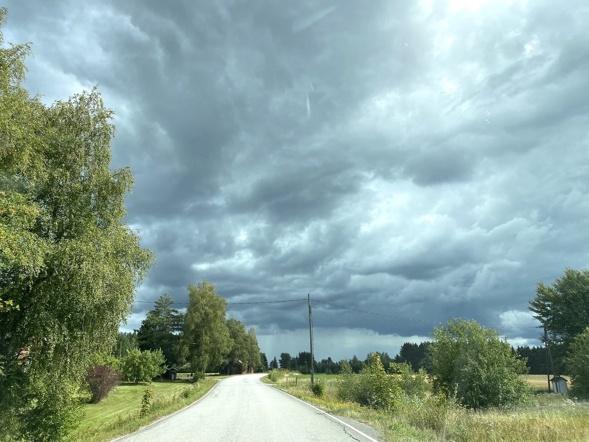LaihoKuutamo6's tweet photo. Automatkalla #sadetta ☁️🌨💦 https://t.co/6dtkfq4wYR