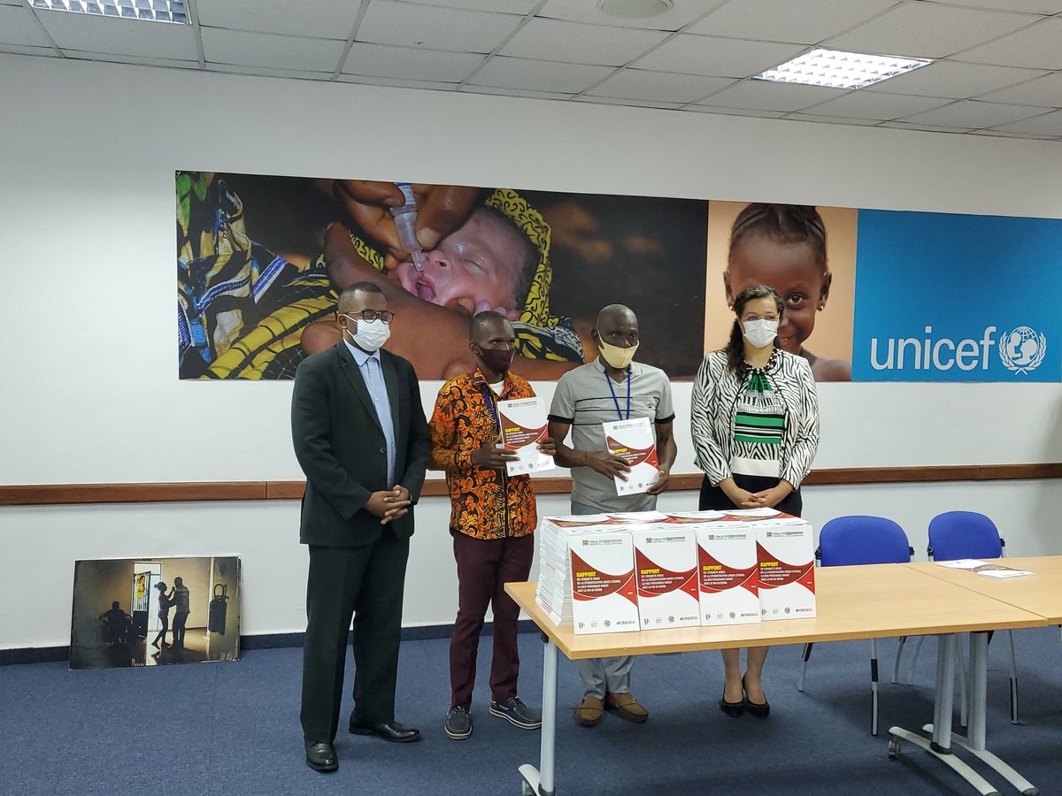 ONUSIDA_CIVTGBN's tweet photo. @ONUSIDA_Benin a procédé ce jour aux côtés du @PNUDBenin à la remise officielle à RéBAP+ des documents édités relatifs à l'enquête #stigmaindex2.0 dans le contexte du #VIH au Bénin.
@UNBenin, @UNAIDS_WCA https://t.co/nyploCKwaq