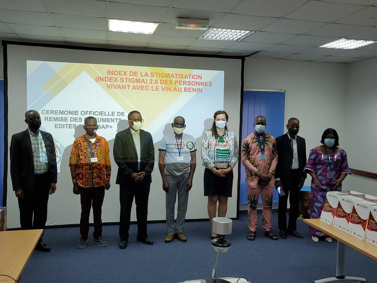 ONUSIDA_CIVTGBN's tweet photo. @ONUSIDA_Benin a procédé ce jour aux côtés du @PNUDBenin à la remise officielle à RéBAP+ des documents édités relatifs à l'enquête #stigmaindex2.0 dans le contexte du #VIH au Bénin.
@UNBenin, @UNAIDS_WCA https://t.co/nyploCKwaq