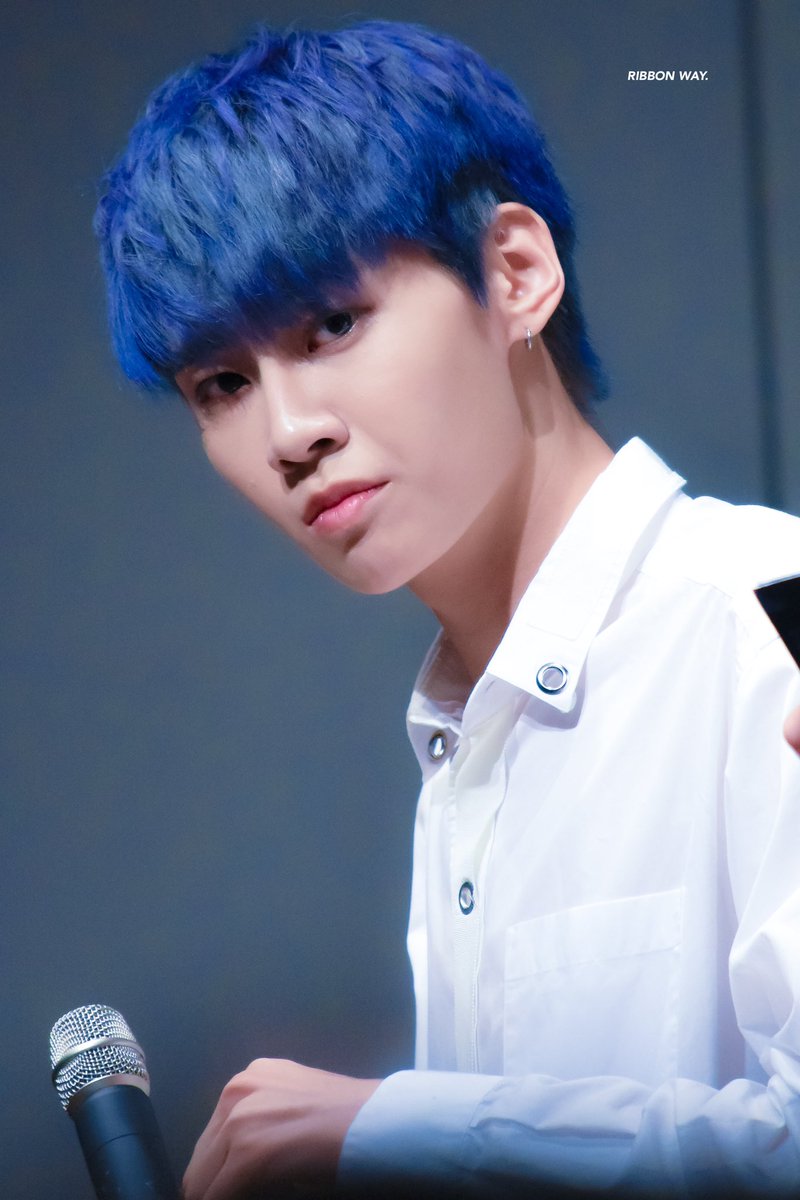 _onMy_Way2_'s tweet photo. 180808 3년전 오늘🌞💝

(부끄부끄) 노래하는 #아기태양 좋아해 아주마니(  ᵒ̴̶̷̥́ _ᵒ̴̶̷̣̥̀  )ᰔᩚᰔᩚ
🎤 https://t.co/tjcmqL3SmF

#이진혁 #LeeJinHyuk #ジニョク #李鎮赫 #브이태양 #오늘도_진혁해요💙💙💙 https://t.co/rdjc1VavaA