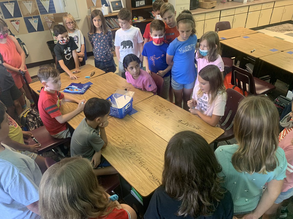denise_holmes4's tweet photo. SV 4th graders learning how to collaborate, share their thinking and persevere to solve a math problem! @SVViperPride @DVUSD https://t.co/I6m9vfSPfI