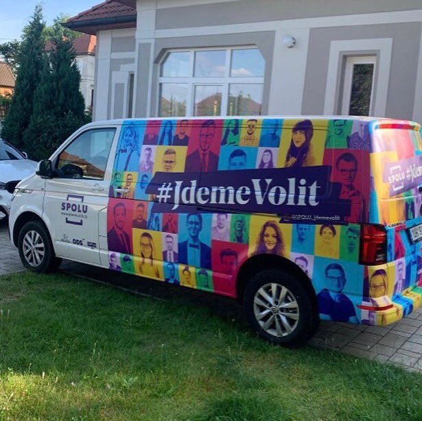 PolitikProLidi's tweet photo. Včera jsme odstartovali kampaň @SpoluKoalice pro mladé #JdemeVolit 🔥🔥
#PolitikProLidi #komunal2022 #holesov #zlinskykraj #toptym #spolu https://t.co/TG98KnA1Kp