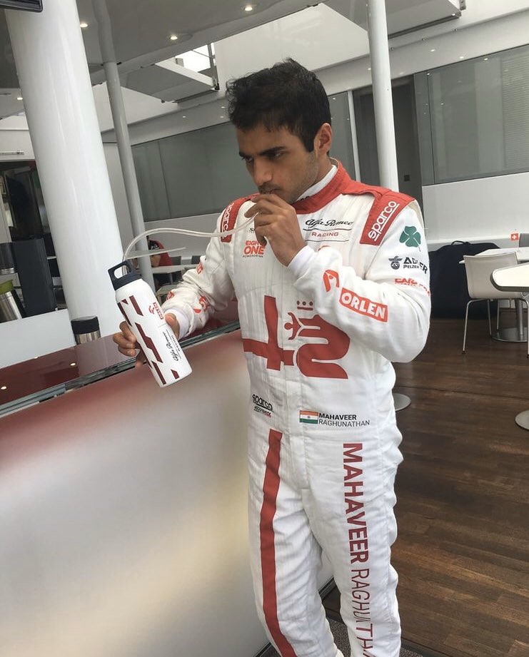 F2.Addict tweet media