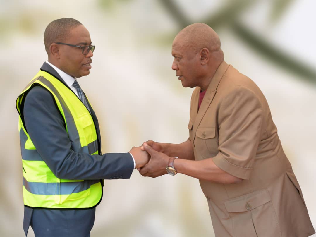 C'est avec tristesse que j'ai appris la disparit° du bourgmestre #Kadutu Bekao MUNYOLE. Je garde de lui des souvenirs d'un patriote dévoué pour sa municipalité, sportif de renom et artisan du vivre ensemble. Nos condoléances à sa famille, je m'associe à la douleur qu'est la leur.