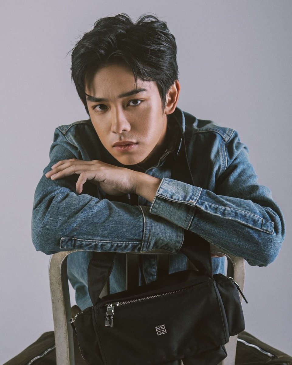 YOURTHIRD1998's tweet photo. [ig : ppgroupthailand]

#PPREPORT spotted Singer and Actor @third_n with 'Pandora Multipocket Bag' and wearing the latest Givenchy Collection Pre-Fall 2021.

#GivenchyFall21
#ThirdLapat https://t.co/EvIOmorfpr