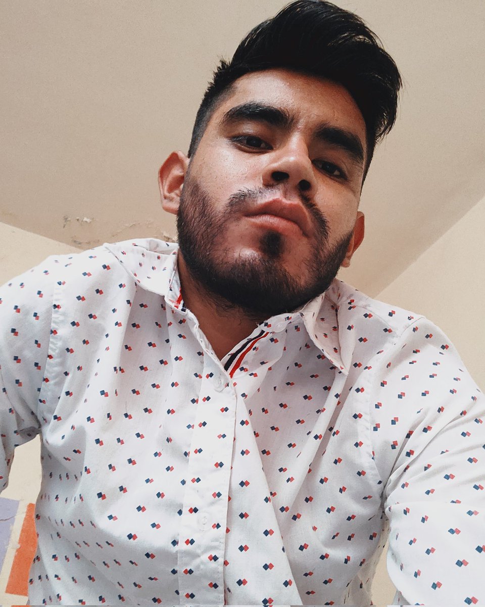 Ingwolf9's tweet image. Nunca sonrío jaja