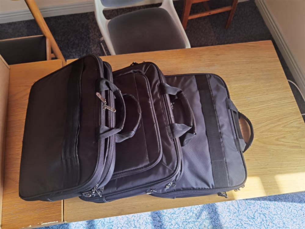 IrelandRefugees's tweet photo. Our final donations from @AccessTCD #Tech2Students project who have been an incredible help to our Windows 4 Opportunity project getting laptops to people in #DirectProvision
As always, if you have a laptop to donate, get in touch π #NoStudentsLeftOffline https://t.co/9f6vrZJl2Q