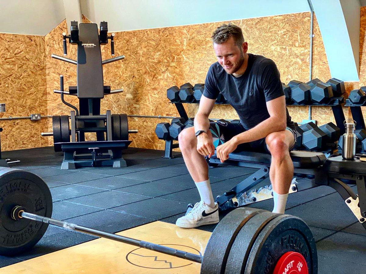 Building strength into these long lanky legs... 🏋️‍♂️
-
#stronger #strength #power #strengthandconditioning #triathlontraining #triathlon #nevertrainalone