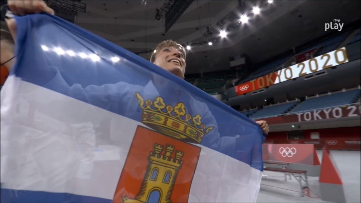sostalavera's tweet photo. DIGAN SI NO HAY UNA IMAGEN MÁS MARAVILLOSA QUE ESTA:
¡¡ @sandrasankarate MEDALLA DE ORO EN LOS JUEGOS OLÍMIPICOS DE TOKIO 2020 🥇 !!
¡¡#TALAVERA DE LA REINA ESTÁ TREMENDAMENTE ORGULLOSA DE TÍ!! ¡¡ENHORABUENA CAMPEONA 🥋!! https://t.co/HgaFvQdkYy