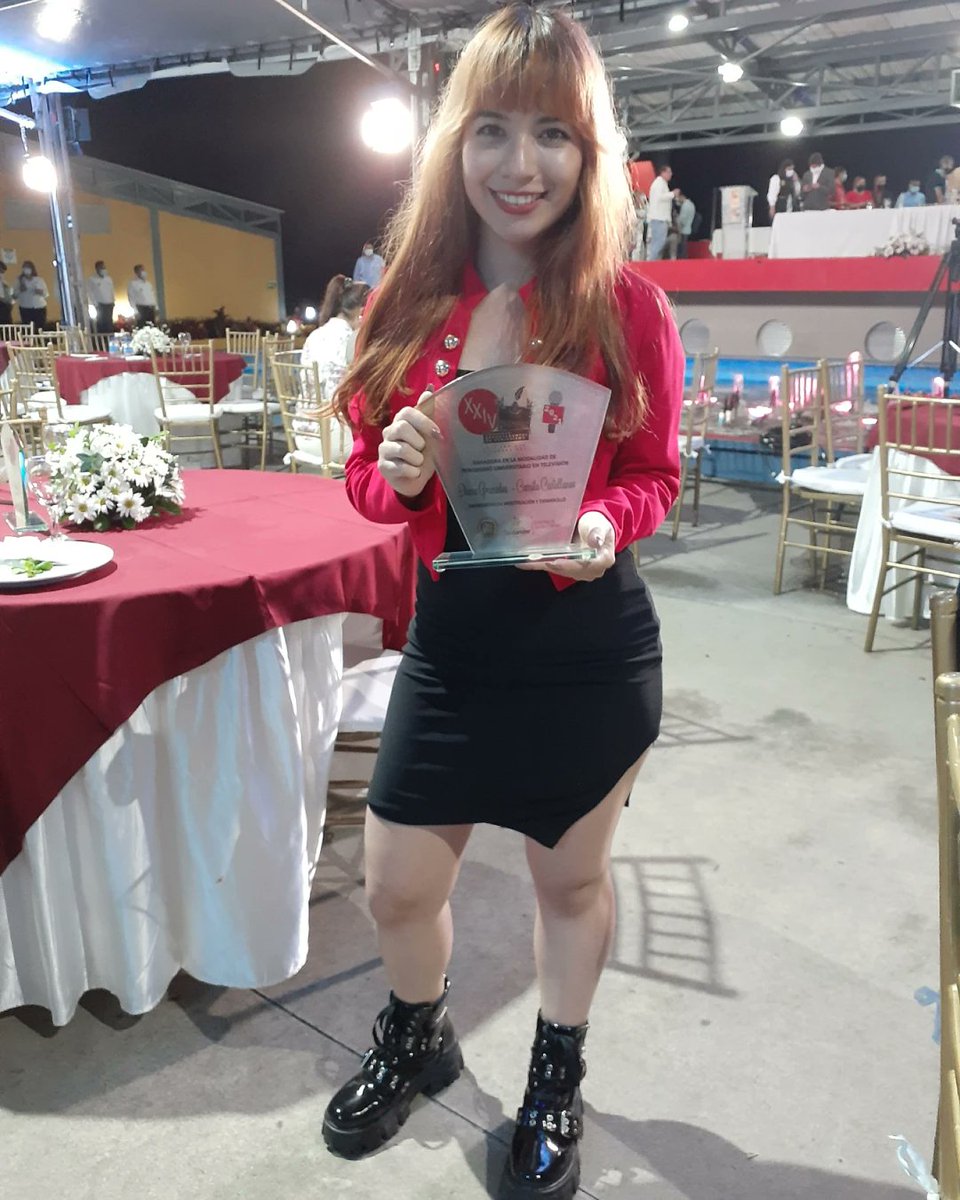camicastell03's tweet photo. Mi primer premio de periodismo, en el concurso departamental de Luis Enrique Figueroa Rey. ¡ Que felicidad! 🥰 https://t.co/LqSKtzK0Vw