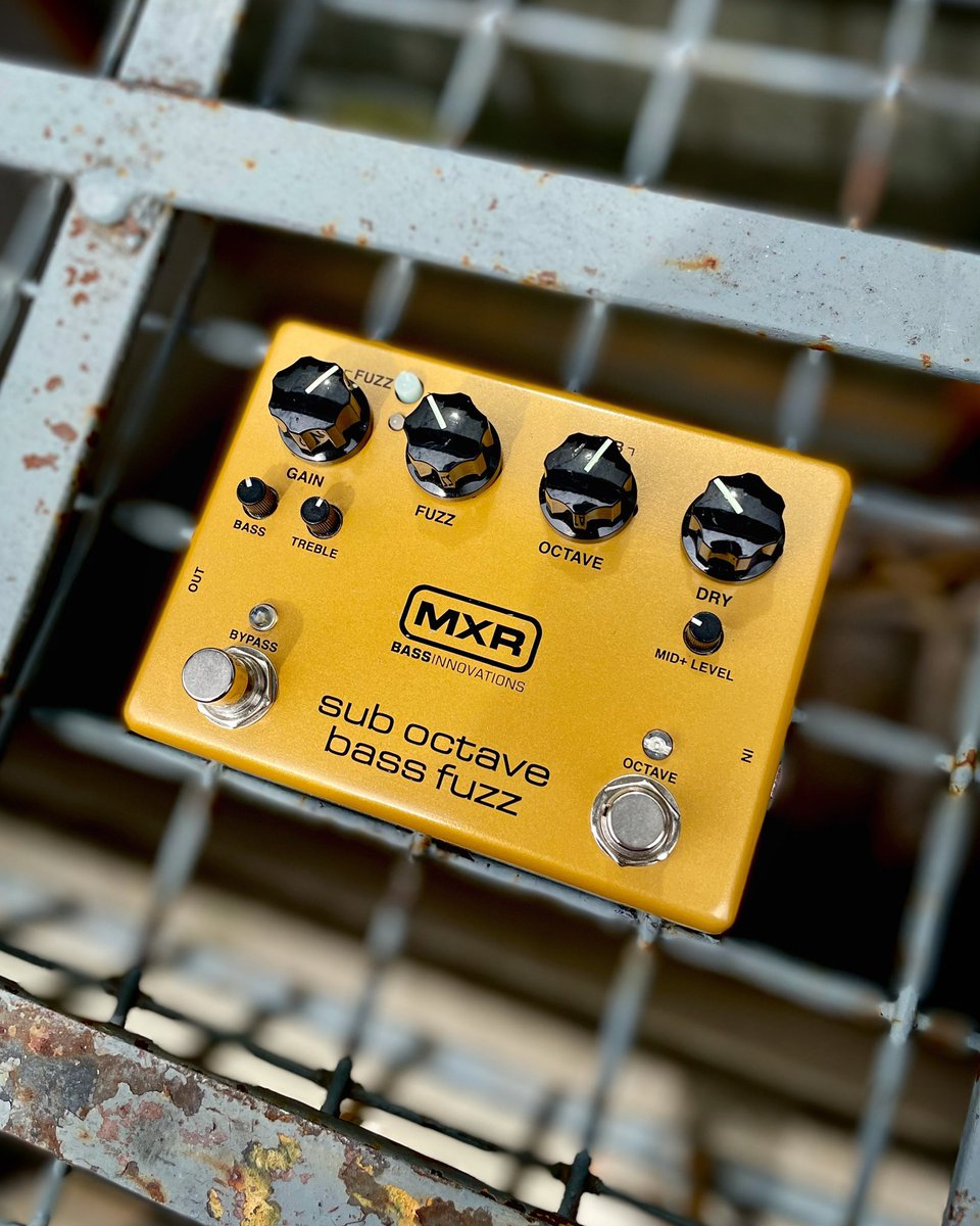 WestsideMI's tweet photo. With three separate output level controls for the fuzz, sub octave, and dry signals, the @jimdunlopusa MXR Sub Octave Bass Fuzz allows you to create your own recipe of subterranean tones without sacrificing any of your instrument’s natural sound.
#MXR #SubOctave #BassFuzz https://t.co/a5Zqas9gvI