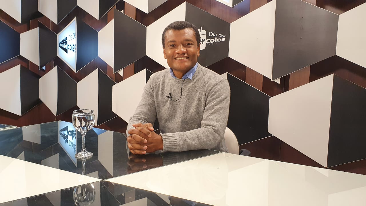 E8BjTYQXIAAJWey?format=jpg&name=large