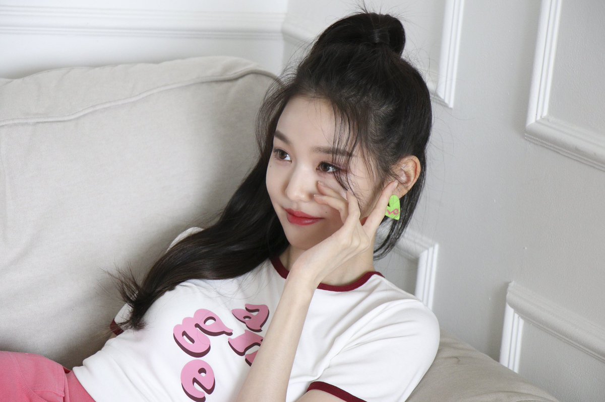 wonyoungpy's tweet image. 📸 | 05.08.21

Detrás de escenas de las fotografías para innisfree. 💚

➡️naver.me/FPs9k2Mj

#원영 #ウォニョン
#WONYOUNG
#JANGWONYOUNG
#innisfree #광고