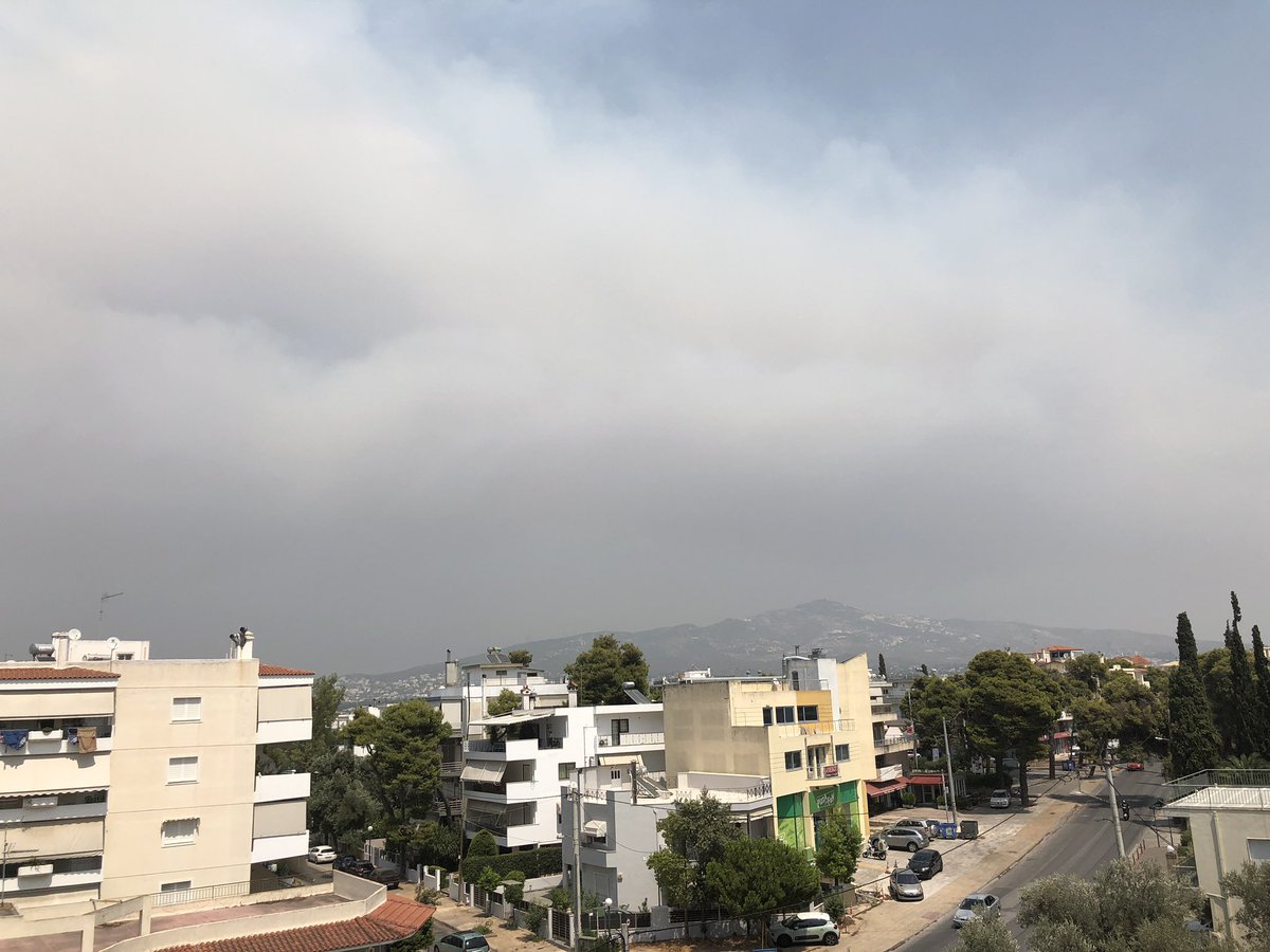 #Euboeafires #firestorm <60 miles from #Athens smoke creeping south creating unusual summer cloudy day .  #Temperature 104F/40C . Melting away dear #boboruns ?  #4shuaa or like memories of #easybakeoven #realtime : #EUBOEAISLAND #GREECE #greekfires2021 #wildfires2021