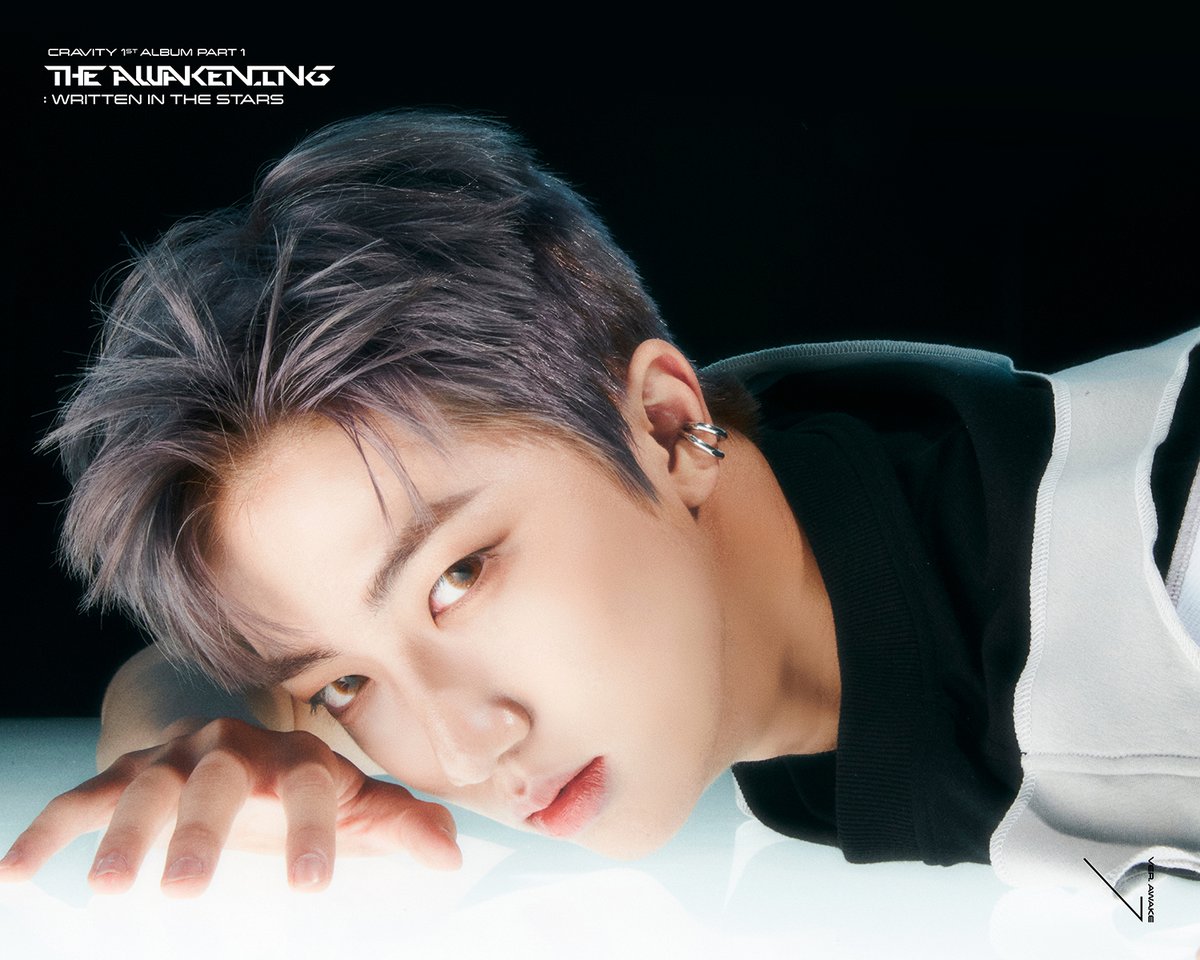 CRAVITYstarship's tweet image. CRAVITY
1st ALBUM PART 1
&amp;lt;THE AWAKENING&amp;gt;
WRITTEN IN THE STARS
⠀
2021.08.19 RELEASE
⠀
CONCEPT PHOTO
AWAKE VER.
원진(WONJIN)
⠀
#CRAVITY #크래비티
#원진 #WONJIN
#THE_AWAKENING
#WRITTEN_IN_THE_STARS