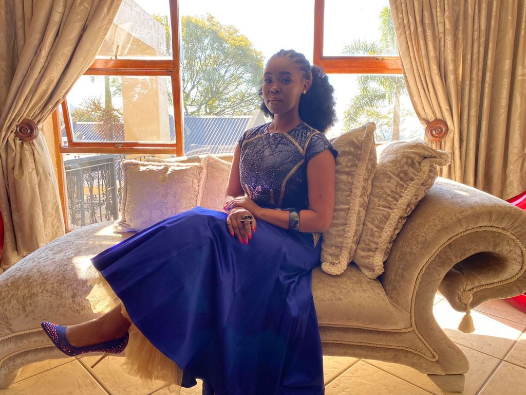 ZaharaSA's tweet photo. Sitting pretty ✨, waiting on my album "Nqaba yam" to reach your ears. https://t.co/109RoKjay2
