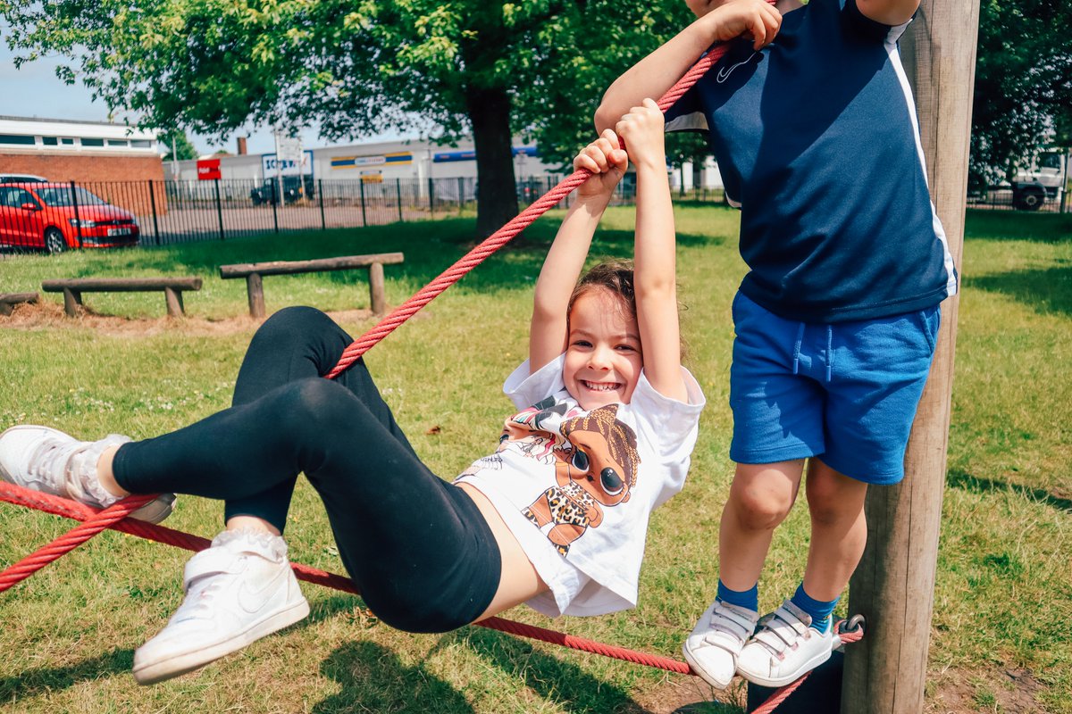Summer has flown by &amp; that’s all thanks to our communities. PEEK ran a total of 3 Holiday Programmes, 1 Create Musical Week, PEEKaboo Play Café sessions &amp; 10 Street Play sessions every week.
84,760 meals were distributed to children &amp; families across Glasgow. ❤️#HoFoP <a href="/GlasgowCC/">Glasgow City Council</a>