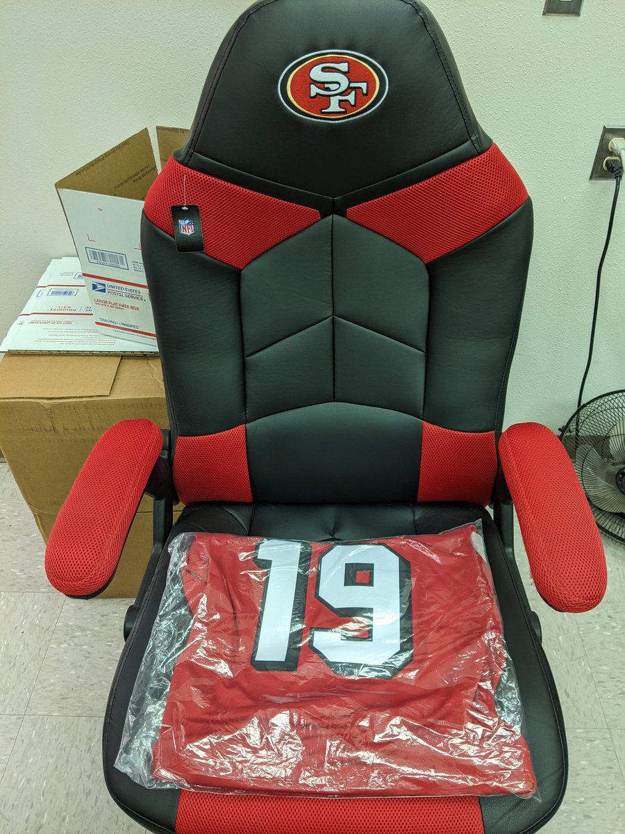 jcep91597_cruz's tweet photo. Sending a care package to my son currently in Japan to represent the @49ers!! He wanted his new jersey from @19problemz!! #USNavy #FTTB https://t.co/VMjU3Tp0Qz