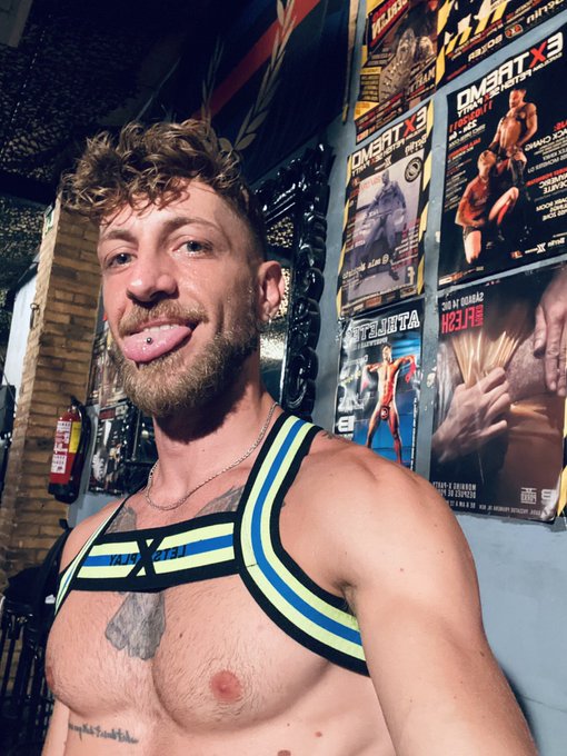 Backstage ??
https://t.co/bbyXXP2H78 

@official_gay_it @Hungry_Slut3 @JacksGayPorn @dilf2050
@CockDevotion