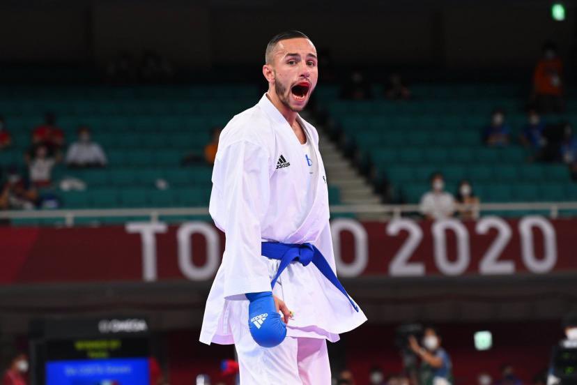 A jamais le premier! Immense bravo à <a href="/Steven_DaCosta/">Steven Da Costa</a> pour ce titre olympique tant attendu. Petit génie du Karaté depuis l’ange de 15 ans, il est l’homme des grands rendez-vous! Un champion en or issu d’une famille en or! Une consécration pour tout karaté français 👏👏<a href="/ffkarate/">FFKaraté</a>