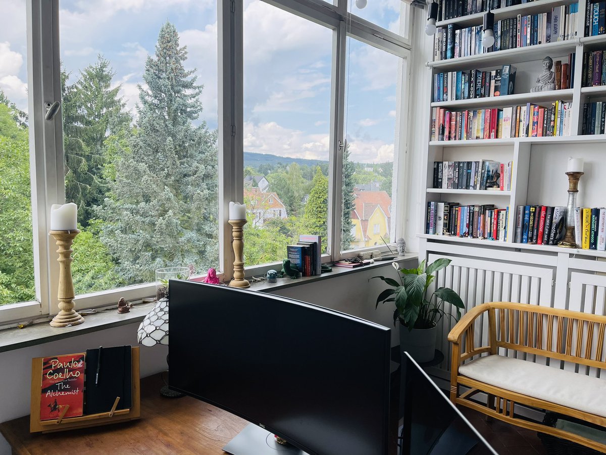 AuthorFarah's tweet photo. Organised my new office today. It’s a room of my own with a view to inspire  and create #authorlife #writerscommunity #writers #bookshelf #OfficeSpace #thursdayvibes #creativity https://t.co/mJPI1SyvR2