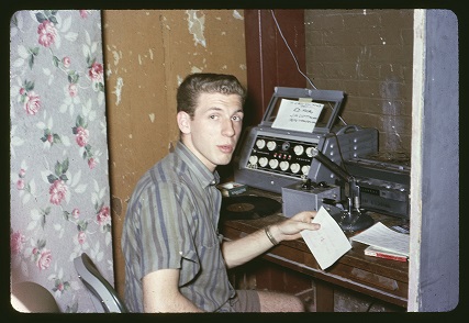 montclair_lib's tweet photo. 1964: radio announcer caught in the act ... @WMSC
#MontclairStateHistory #tbt @MontclairAlumni #SpragueLibraryArchives https://t.co/kEyAwj3Ey4 https://t.co/xTL6Ere7W0