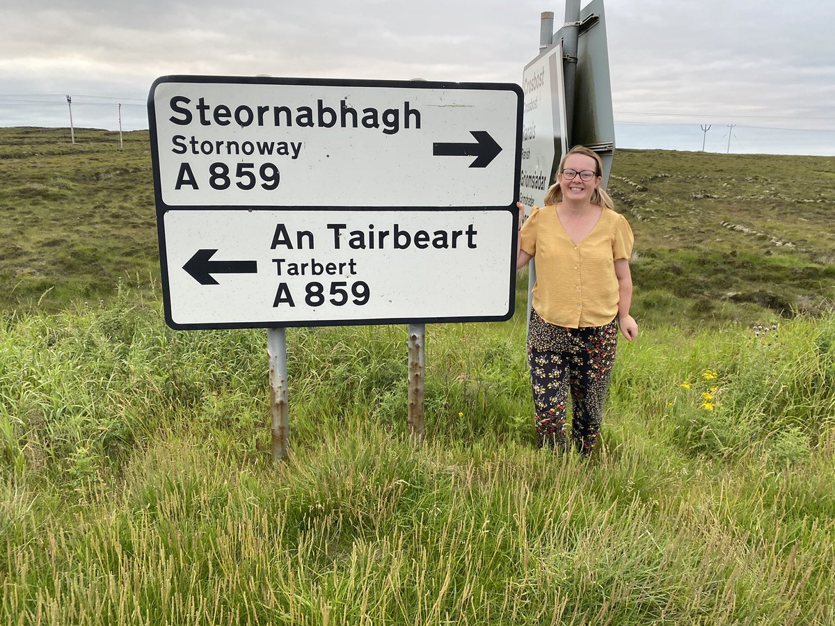 gemzedwardz's tweet photo. Only a @peatanddiesel groupie wannabee insists on her husband doing a u-turn to get this shot! https://t.co/2ySsq57TAz