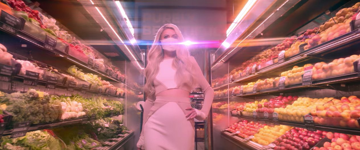 Iso Netflixの新シリーズ パリスとお料理 面白かった パリス ヒルトンが豪華ゲストを招いて独創的すぎる料理 を披露するクッキング番組 料理番組としては0点だけどコメディとしては100点 買い物から料理 実食まで全部面白い 料理出来ないのに自己肯定