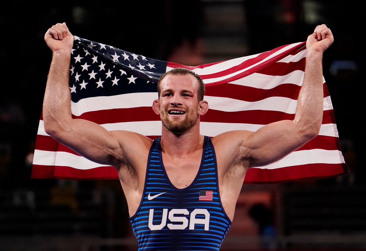NCAAWrestling's tweet image. 🥇GOLD MEDAL🥇

Congratulations @magicman_psu on your Olympic gold medal! Thank you for representing the sport of wrestling so well.

#OlympiansMadeHere #NCAAWrestling