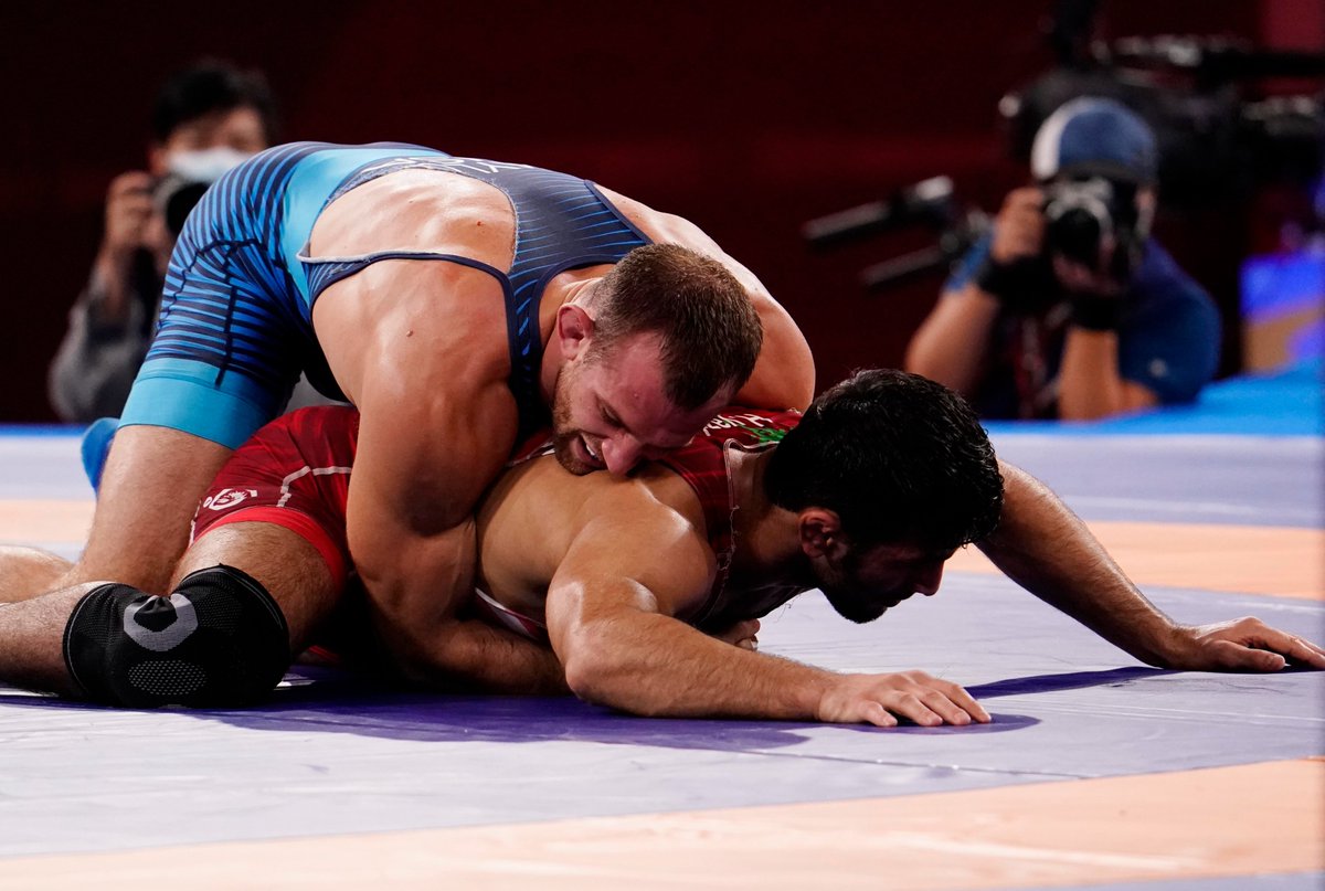 NCAAWrestling's tweet image. 🥇GOLD MEDAL🥇

Congratulations @magicman_psu on your Olympic gold medal! Thank you for representing the sport of wrestling so well.

#OlympiansMadeHere #NCAAWrestling