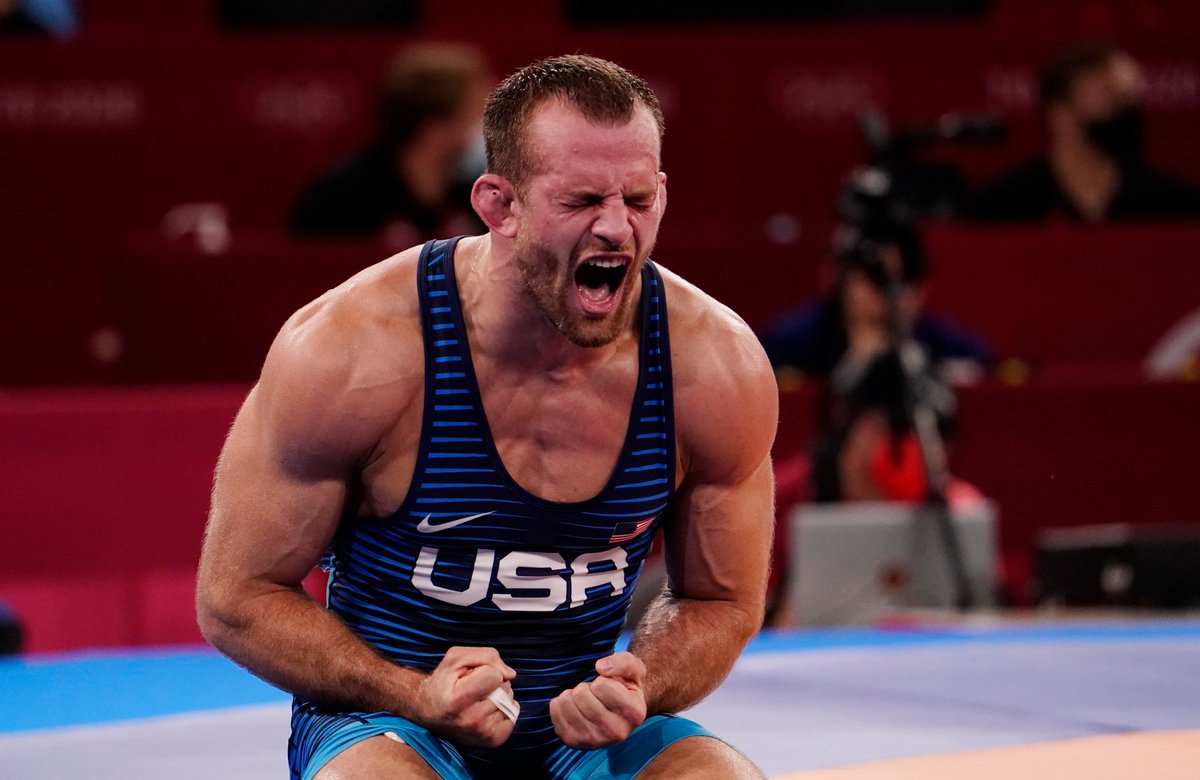 NCAAWrestling's tweet image. 🥇GOLD MEDAL🥇

Congratulations @magicman_psu on your Olympic gold medal! Thank you for representing the sport of wrestling so well.

#OlympiansMadeHere #NCAAWrestling