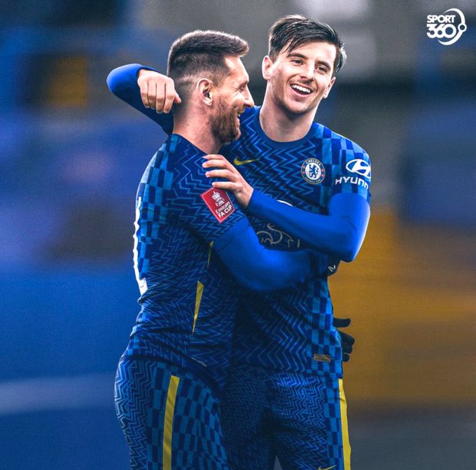 E8C-BYUXEAYYbSM?format=jpg&name=small