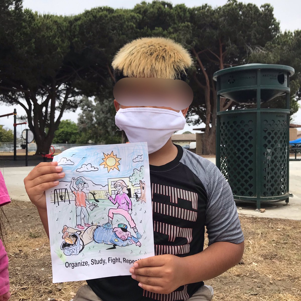 OxRevStudy's tweet image. Pics from our most recent Convivio! Every last Sunday of the month, we have the convivio as a way to connect with the people of Oxnard. We share food, go over a political reading, have presentations, and fun activities for kids! 

Hit us up to get involved in the next one! 👊🏼💥