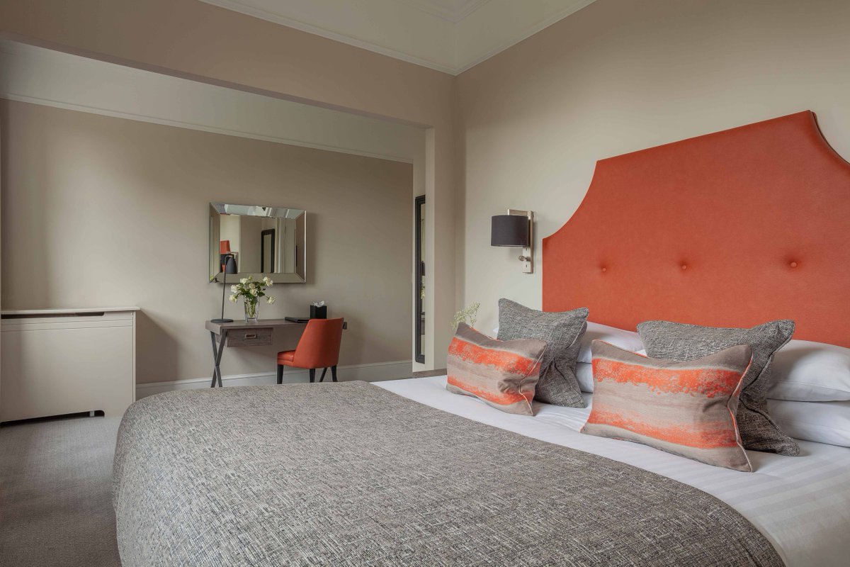 Oatlands Park Hotel tweet media