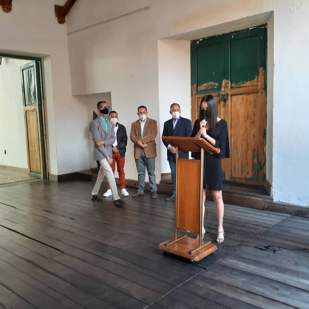 Fundecem_Merida's tweet photo. #05ago Inicia el Salón del Libro, una alianza interinstitucional de Fundecem, Inmucu y Cultura ULA. Exposiciones, actividades académicas y artísticas hasta el sábado 07 de agosto.
¡TE ESPERAMOS!
@GoberMerida
@RamonGuevaraMRD
#EpicentroCultural
#SalonDelLibro https://t.co/JnNhW4snY3