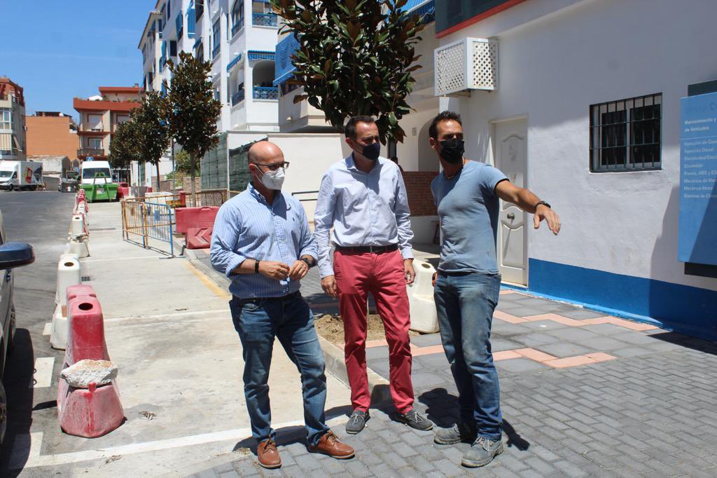 JCMartinTorres's tweet photo. #Mijas | #SSOO | #Mejoras
👷♀️ Finalizan las actuaciones de renovación del pavimento y eliminación de barreras arquitectónicas en la calle Biznaga y Albahaca, junto con la ejecución de pasos de peatones con pictogramas para personas autistas.
Concejalía de SSOO 💪💪🍊🍊 https://t.co/fO1TX5WXr3